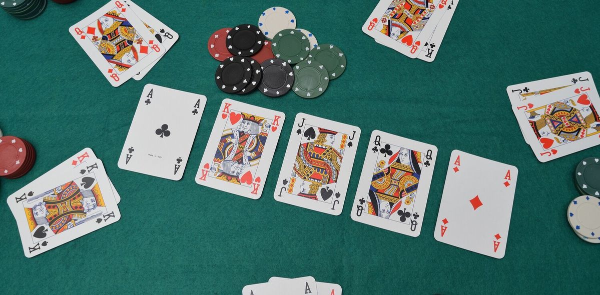 LUCK 57 کیسینو میں پوکر گیمز